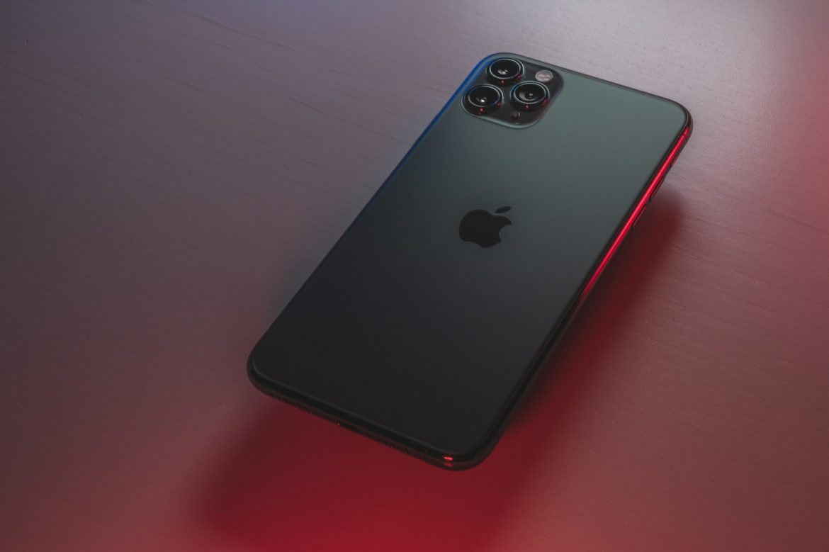 El iPhone más barato para regalar estas Navidades: el SE 2020, una opción ideal